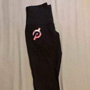 Peloton Lululemon Wunder Under Crop Scalloped